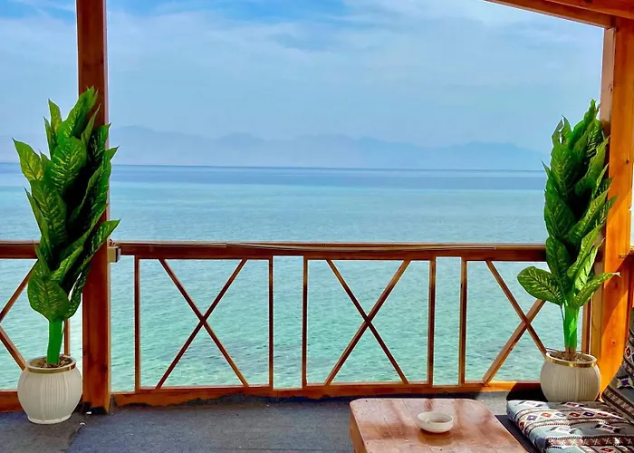 Bonanza Camp Hotel *
